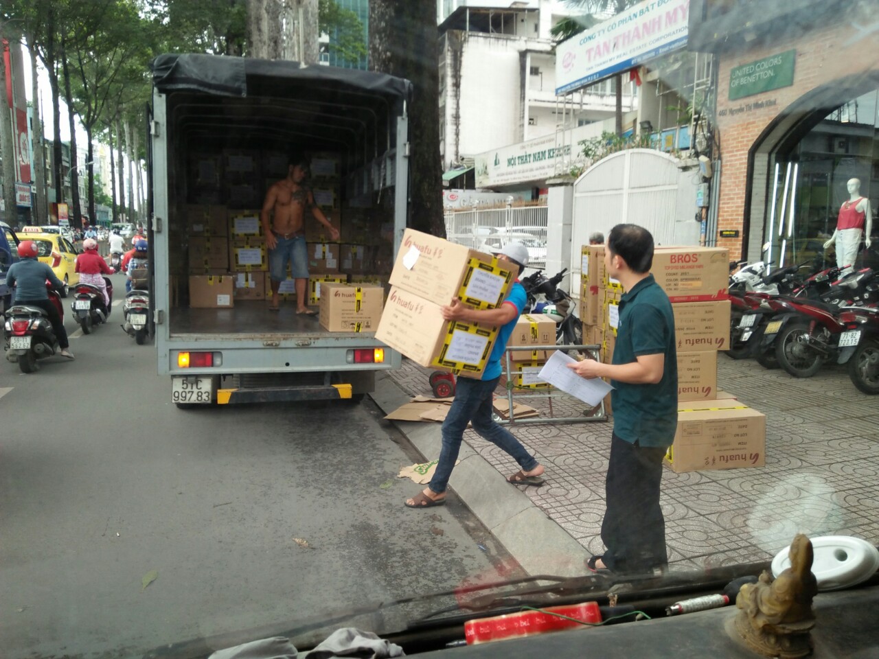 Bạn có nên chở quá nhiều đồ đạc khi chuyển nhà hay không