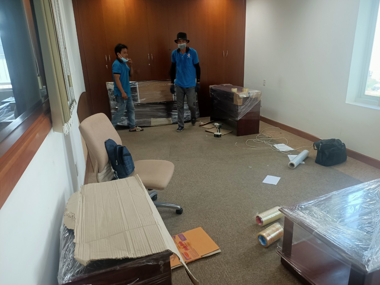 Mách bạn cách bảo quản kính khi chuyển nhà, chuyển văn phòng