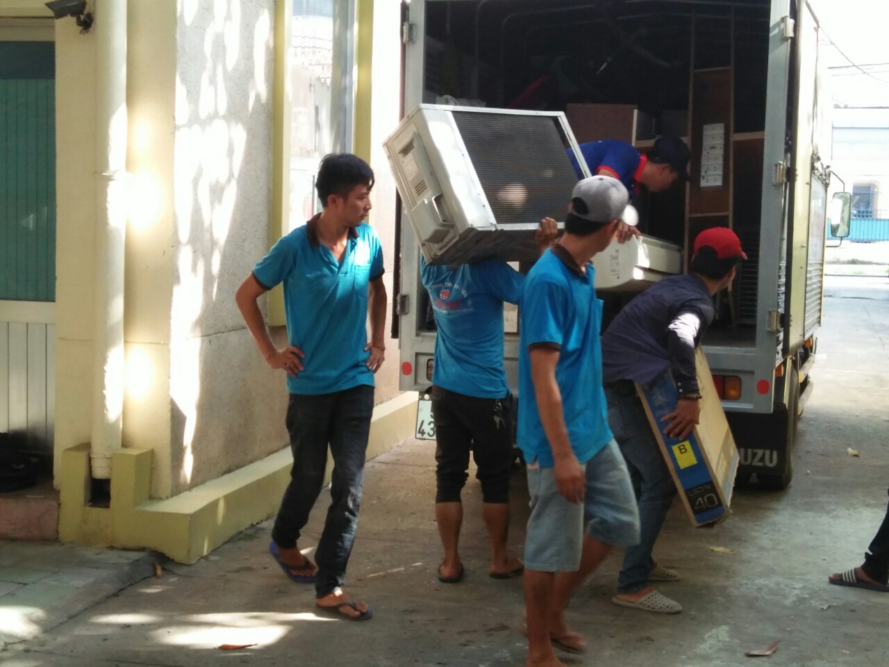 Mách bạn cách di chuyển tủ lạnh cực kỳ hiệu quả