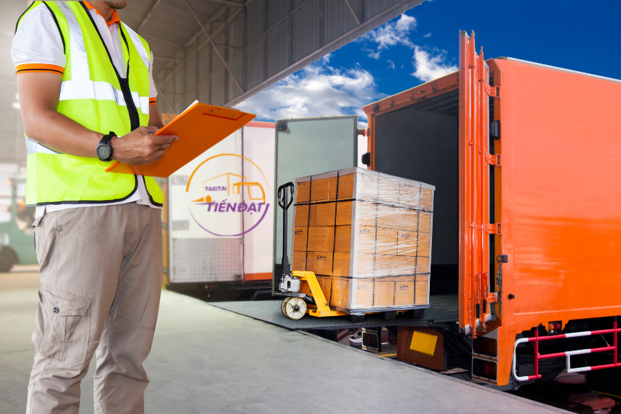 Những điều cần lưu ý khi chọn đơn vị cung cấp dịch vụ taxi tải trọn gói